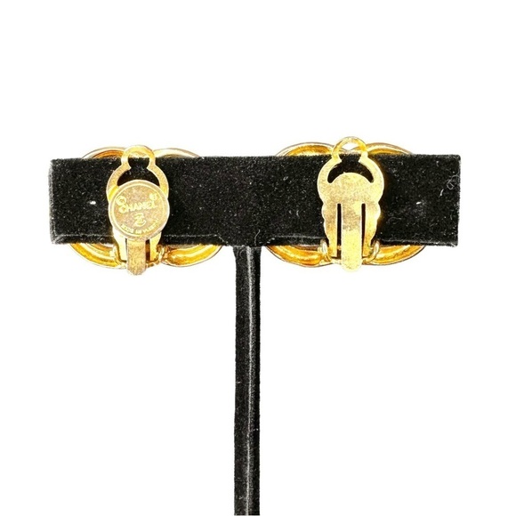 CHANEL Gold CC Vintage Clip On Earrings Set - Picture 8 of 16